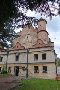 The Lesko synagogue. Destroyed in World War II, it was rebuilt in the 1960s. 